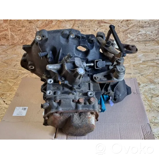 Opel Zafira A Manual 5 speed gearbox 90400206