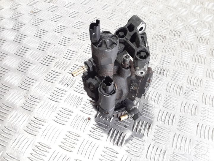 Renault Clio III Pompe d'injection de carburant à haute pression 8200430599