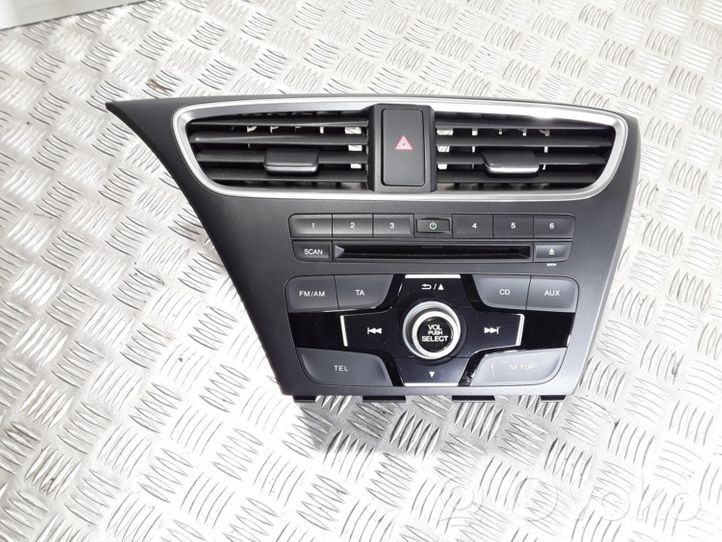 Honda Civic IX Panel / Radioodtwarzacz CD/DVD/GPS MF715RG