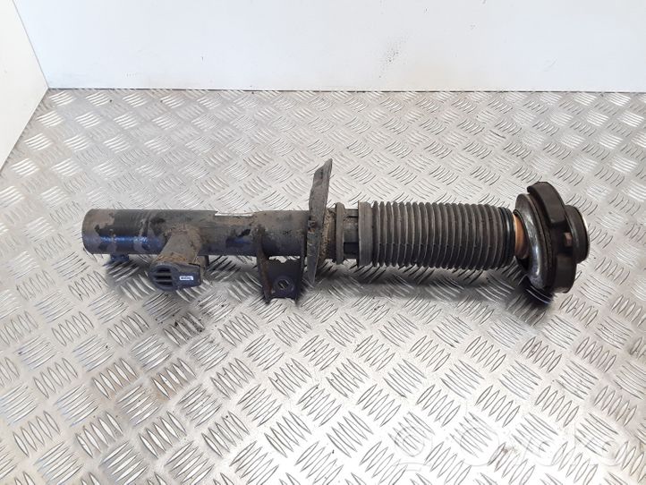 Volkswagen PASSAT B7 Ammortizzatore anteriore 3C0413031D