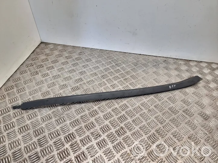 Opel Astra J Front door glass trim molding 13280302