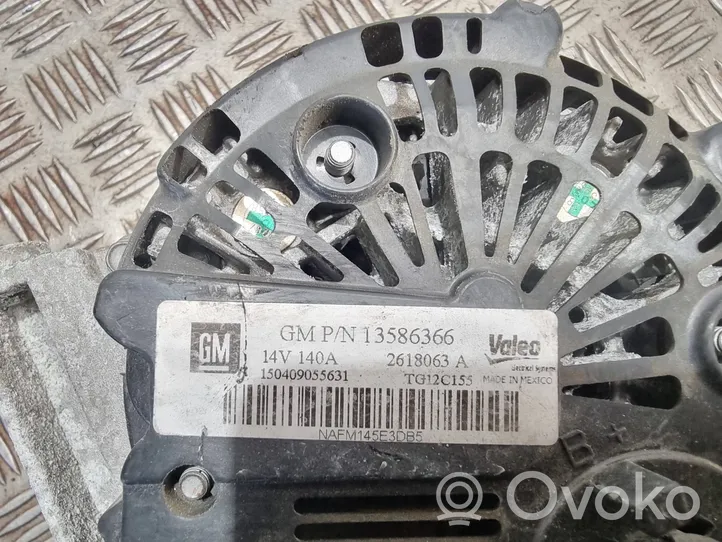 Opel Astra J Generatore/alternatore 13586366