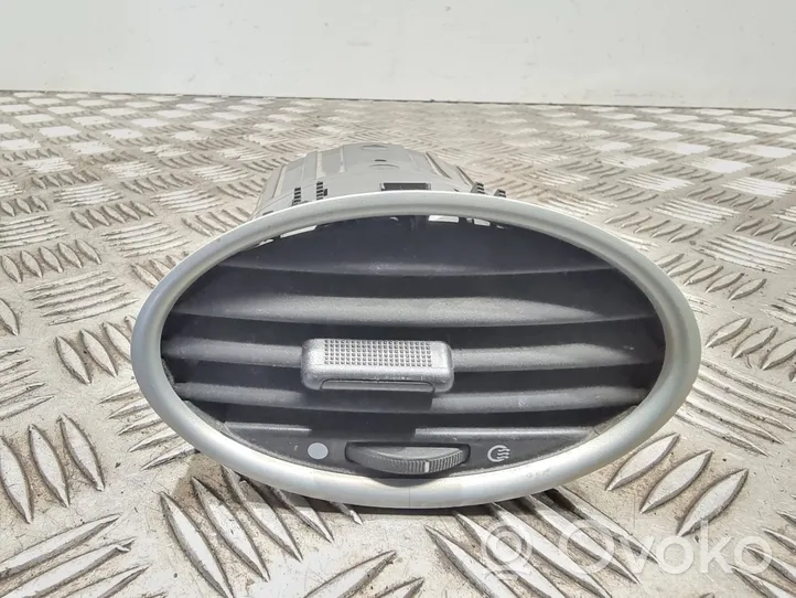 Ford Focus Dashboard side air vent grill/cover trim 4M51A014121AD