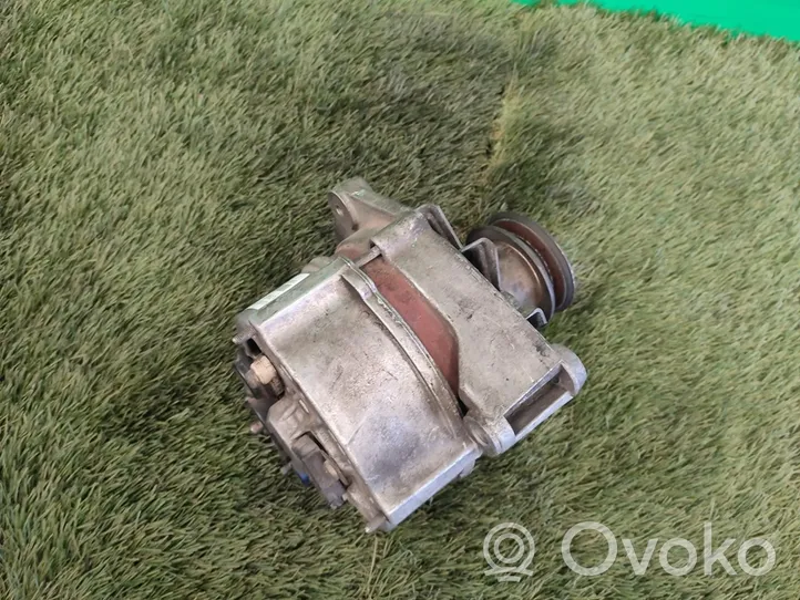 Audi 80 90 B2 Generator/alternator 026906015F