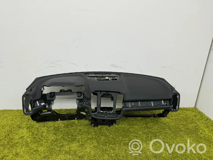 Volvo XC40 Dashboard 