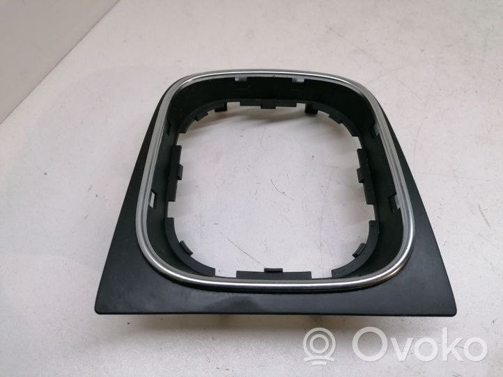 Volkswagen Golf V Rivestimento in plastica cornice della leva del cambio 1K0711113