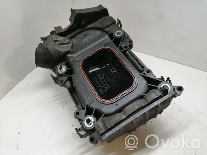 Volkswagen Golf VI Intake resonator 03C145650