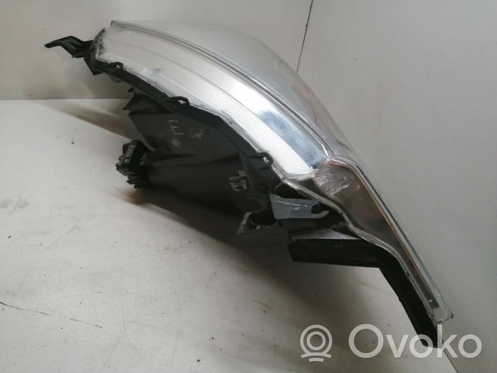 Toyota Yaris Lampa przednia 13140