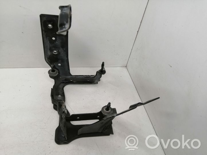 Ford Transit -  Tourneo Connect Supporto di montaggio della pompa del servosterzo 3M513K738AC