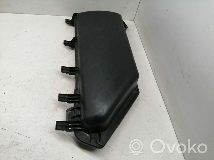 BMW 5 E60 E61 Ohjaamon sisäilman mikrosuodattimen kansi 643693503