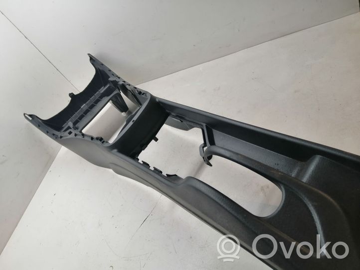 Toyota Yaris Kita centrinė konsolės (tunelio) detalė 589100D290