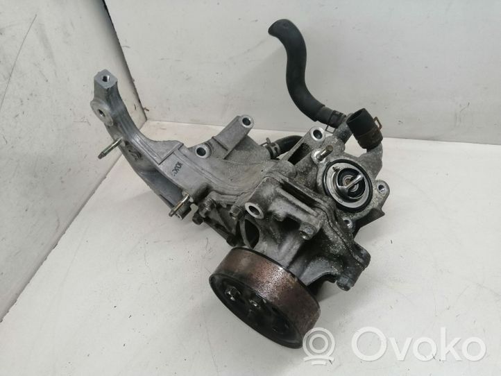 Mazda CX-7 Support de générateur / alternateur R2AA15176