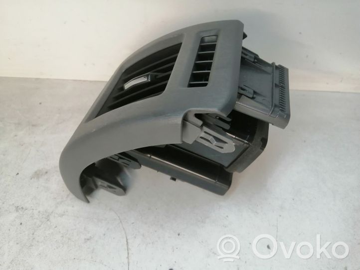 Toyota Prius+ (ZVW40) Garniture, panneau de grille d'aération latérale 5506147050