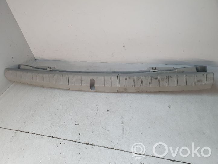 Toyota Prius (XW30) Osłona pasa bagażnika 6471647030