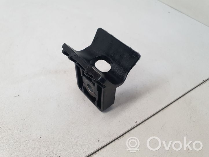 Chevrolet Cruze Radiator mount bracket 13250318