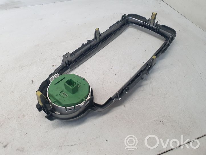 Toyota Yaris Radiouztvērēja / navigācija dekoratīvā apdare 864510D010