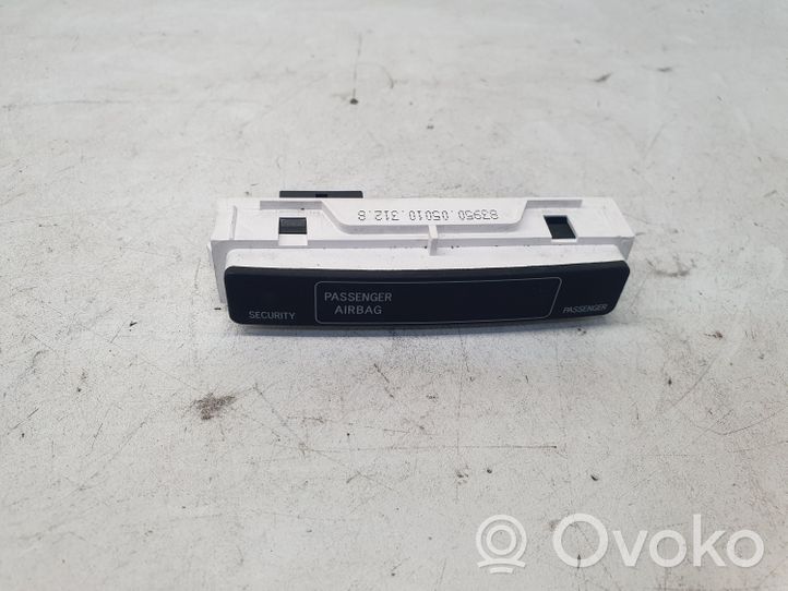 Toyota Avensis T270 Monitori/näyttö/pieni näyttö 8395005010