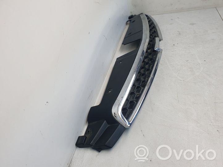 Chevrolet Cruze Front bumper upper radiator grill 96832951