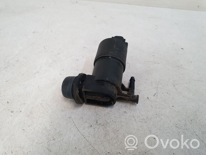 Toyota Yaris Pompe de lave-glace de pare-brise 853300F020