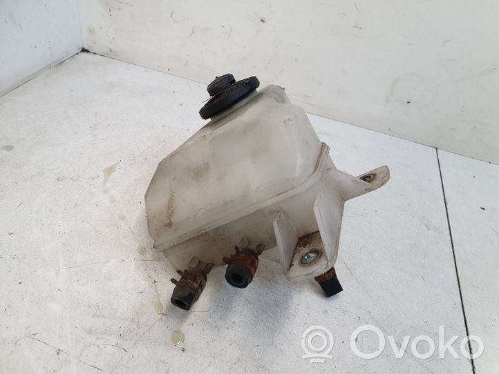 Toyota Prius (XW20) Brake fluid reservoir 13231140120