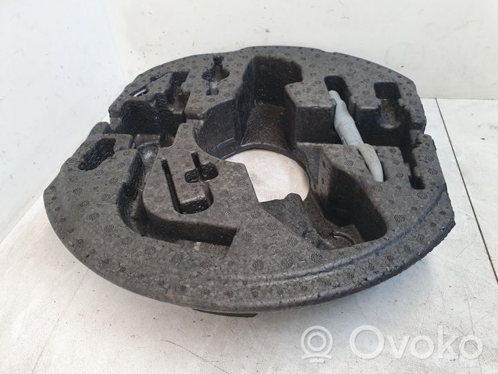 Volkswagen Golf V Rivestimento vano della ruota di scorta 1K0012115F