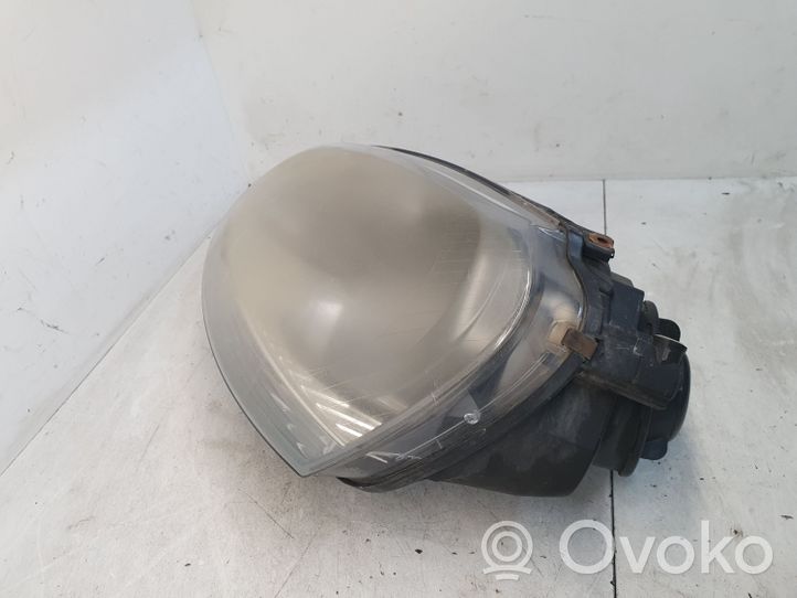 Volkswagen Golf V Lampa przednia 1305235839