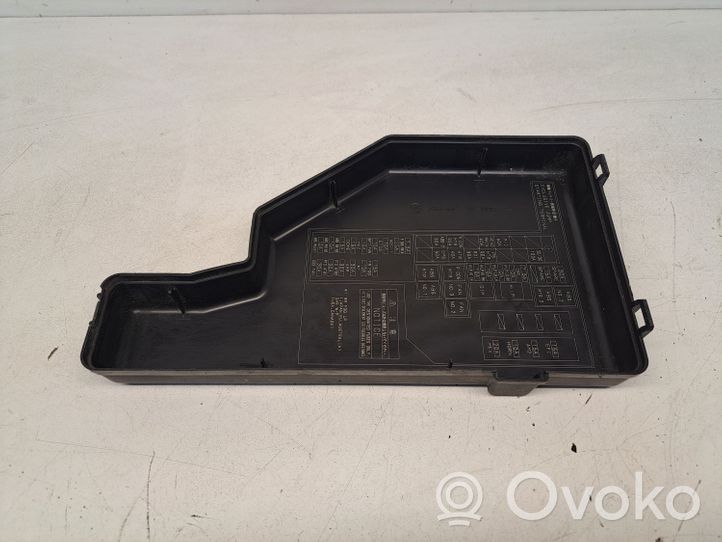 Toyota Prius (XW20) Coperchio scatola dei fusibili 8644YA1