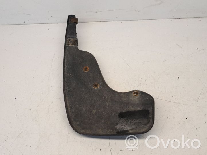 Volkswagen PASSAT B7 Front mudguard 3C0075111