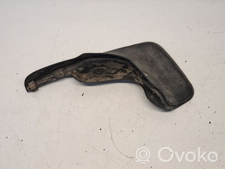 Volkswagen PASSAT B7 Front mudguard 3C0075111