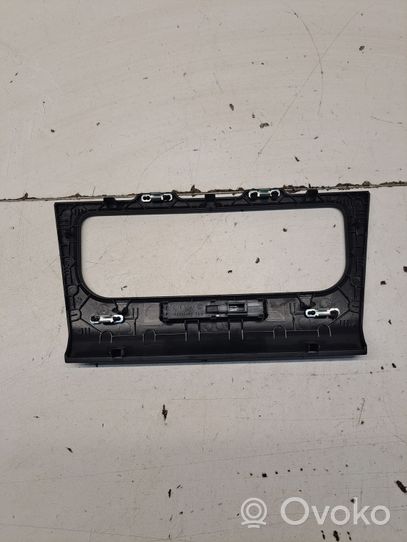 Volkswagen Golf VI Dashboard center trim panel 5K0858069P