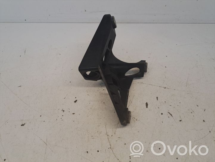 Volkswagen PASSAT B7 Gear shift cable bracket 1K0711789