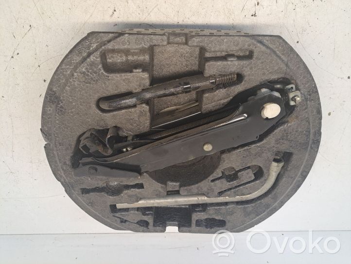 Volkswagen Golf V Cric di sollevamento 1K0012115F