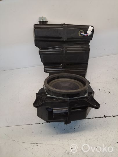 Lexus RX 330 - 350 - 400H Subwoofer-bassokaiutin 8616048310