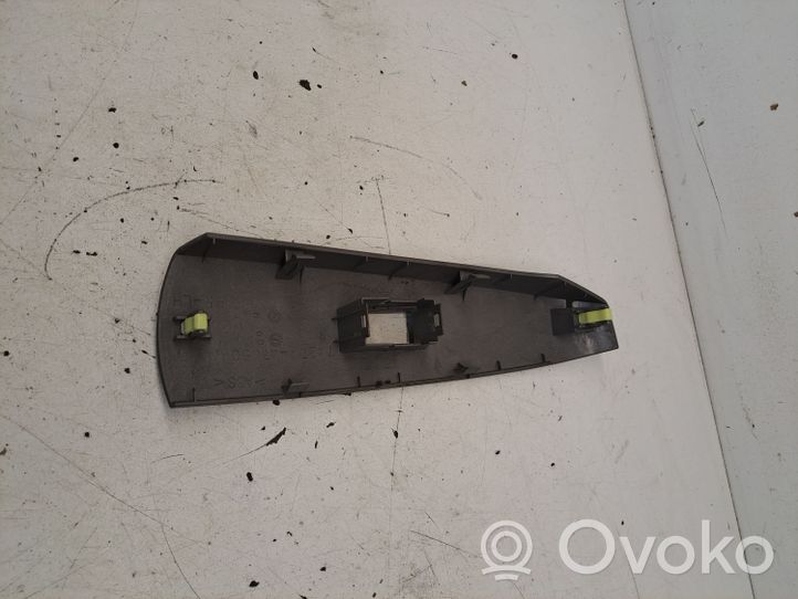 Toyota Prius (XW20) Rivestimento pulsantiera finestrino della portiera posteriore 7427247050