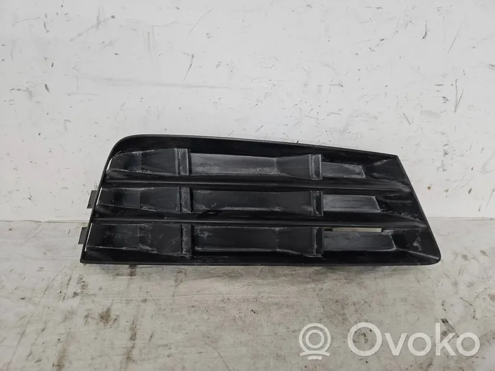 Audi A4 S4 B9 Etupuskurin alempi jäähdytinsäleikkö 8W0807682B