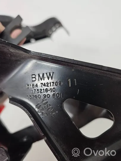 BMW X5 G05 Jäähdyttimen kehyksen suojapaneeli 7421709