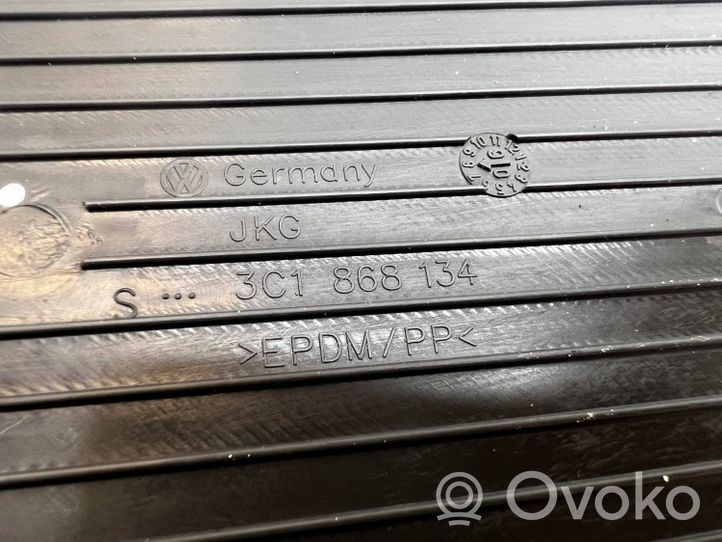 Volkswagen PASSAT B6 Altro elemento di rivestimento della portiera anteriore 3C1868134