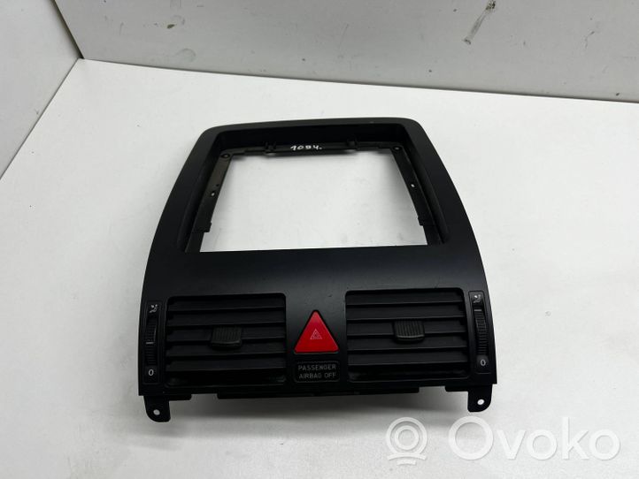 Volkswagen Touran I Dash center air vent grill 1T1819728B