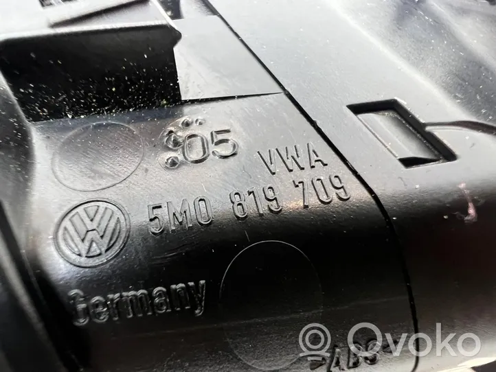 Volkswagen Golf Plus Kojelaudan sivutuuletussuuttimen kehys 5M0819709