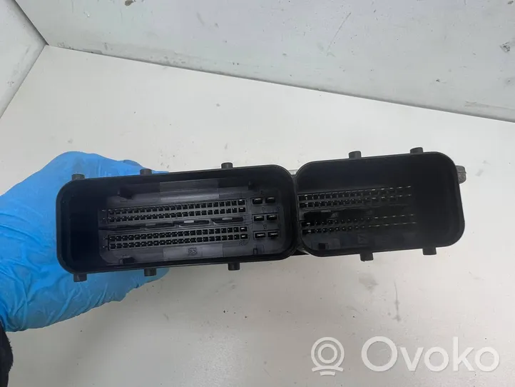 Volkswagen Touran I Calculateur moteur ECU 03G906016AL