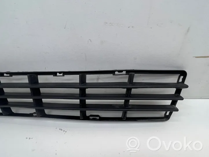Volvo V50 Grille inférieure de pare-chocs avant 30657006