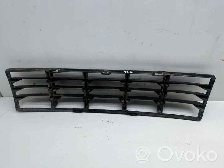 Volvo V50 Grille inférieure de pare-chocs avant 30657006