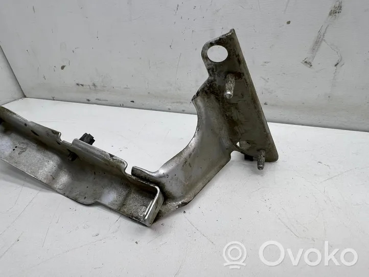 Audi A4 S4 B8 8K Supporto di montaggio del parafango 8K0821135C