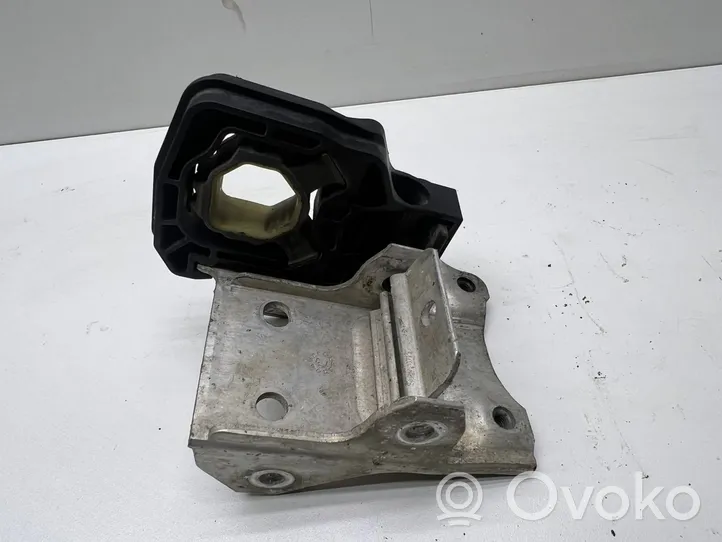 BMW 6 F12 F13 Radiator mount bracket 7186514