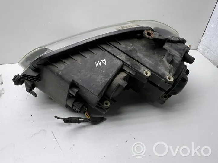 Volkswagen Cross Touran I Lampa przednia 1T1941006C