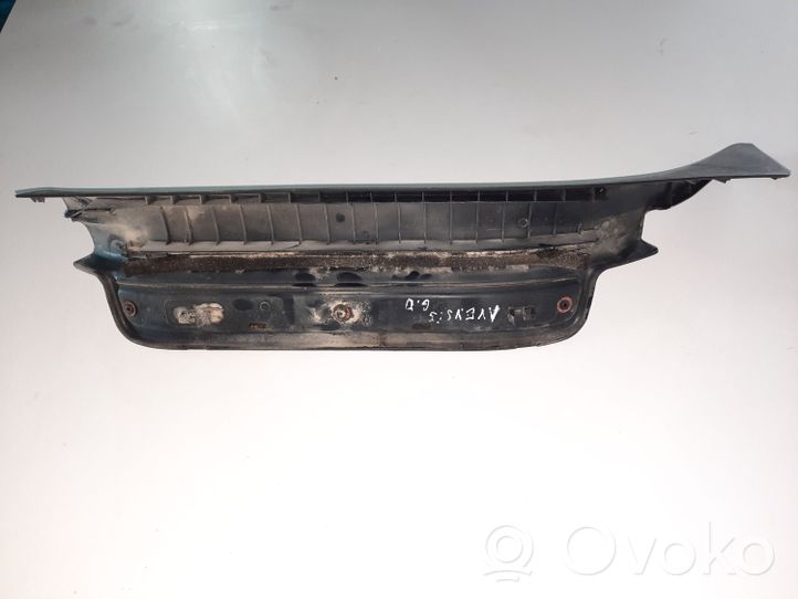 Toyota Avensis T250 Takaoven kynnyksen suojalista 6791705040