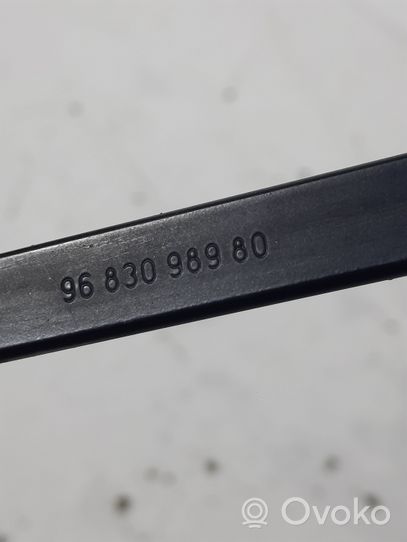 Peugeot 5008 Bras d'essuie-glace avant 9683098980