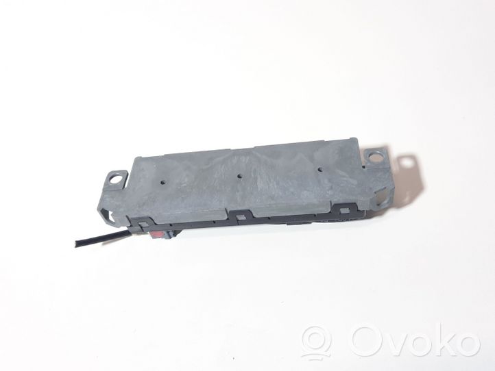 Audi A5 8T 8F Amplificateur d'antenne 8T0035225J