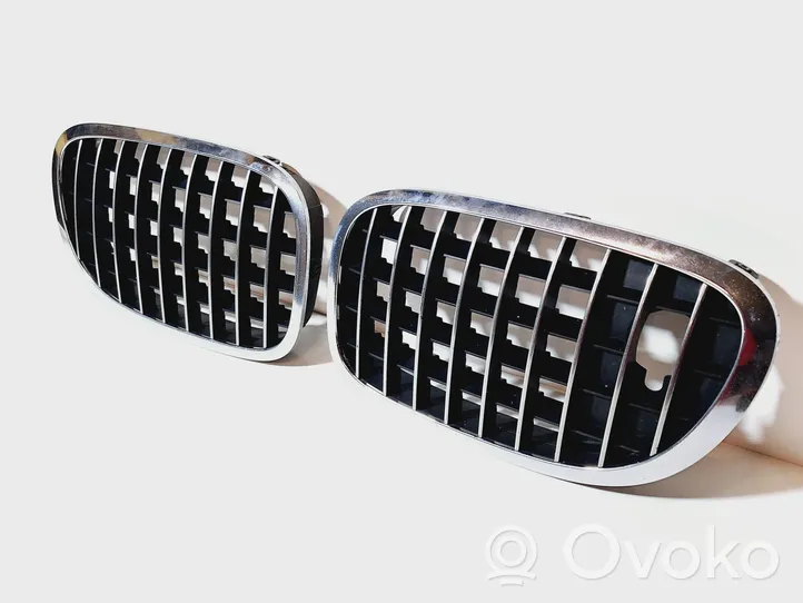 BMW 7 F01 F02 F03 F04 Grille calandre supérieure de pare-chocs avant 51137203198