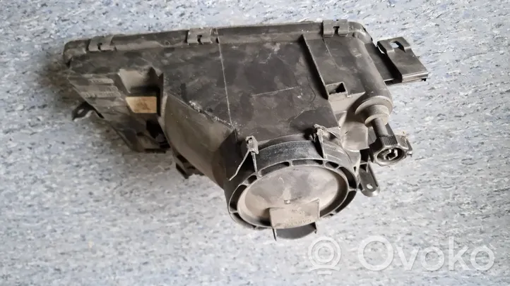 Opel Vectra A Lampa przednia 90307675